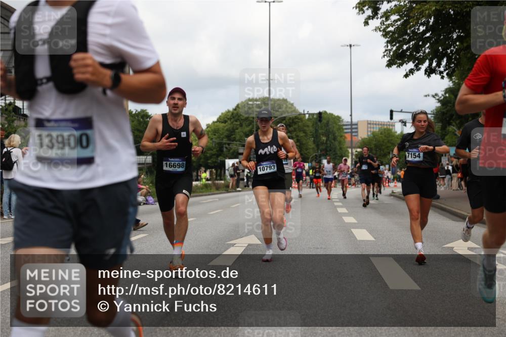 29.06.2025 - hella hamburg halbmarathon Yannick Fuchs http://msf.ph/oto/8214611 29.06.2025 10:32:39 20KM 1042, 1615, 1688, 3480, 3530, 7152, 7154, 7229, 7743, 8002, 8571, 9171, 9643, 9944, 10793, 10922, 11952, 13595, 13900, 14274, 14992, 15303, 15382, 15888, 16698, 17726, 18193, 18276, 18277, 18529, 18584, 18723 meine-sportfotos.de
