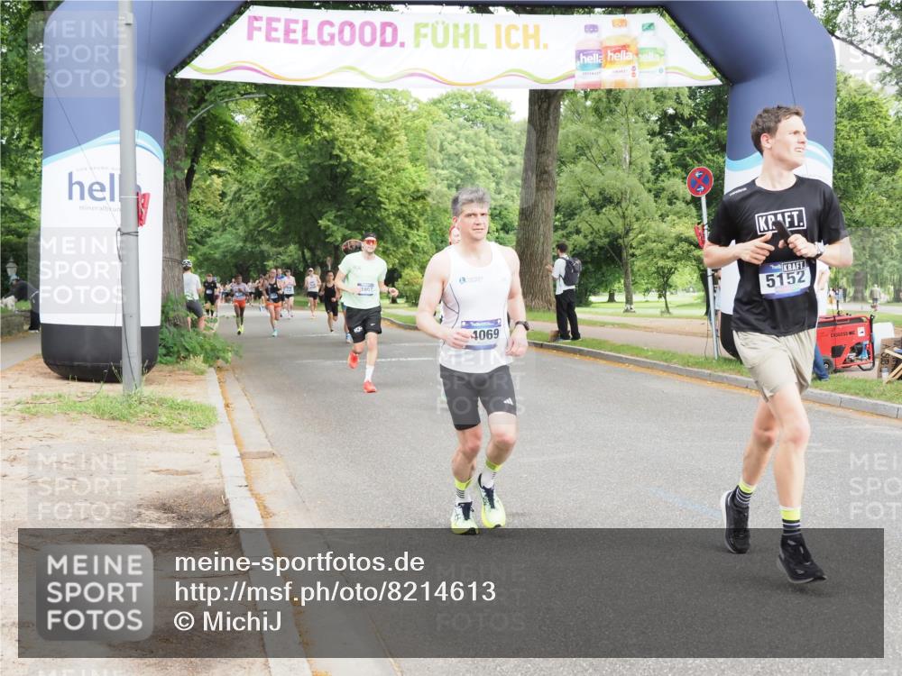 29.06.2025 - hella hamburg halbmarathon MichiJ http://msf.ph/oto/8214613 29.06.2025 10:23:32 Zwischen KM18-KM19 3005, 5152, 5269, 11230, 14069, 16417, 17489 meine-sportfotos.de