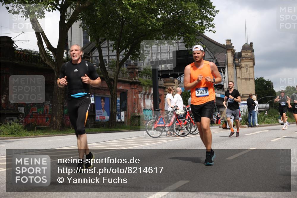 29.06.2025 - hella hamburg halbmarathon Yannick Fuchs http://msf.ph/oto/8214617 29.06.2025 10:45:32 20KM 1335, 2636, 2718, 2823, 2946, 4033, 4297, 4404, 4839, 4967, 5087, 5336, 5600, 5820, 6776, 7224, 7786, 7943, 8413, 8508, 8856, 8930, 8989, 9074, 9214, 9476, 9656, 9739, 9793, 9869, 9959, 10057, 10508, 10667, 10691, 10868, 11124, 11625, 12450, 13073, 13403, 13707, 13726, 13799, 14012, 14248, 14458, 14865, 14994, 15426, 15480, 15496, 15643, 15871, 15899, 16666, 16907, 17131, 17530, 17682, 17962, 17978, 18019, 18820, 19020, 19053 meine-sportfotos.de