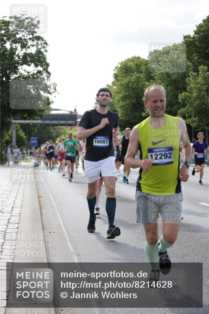 29.06.2025 - hella hamburg halbmarathon Jannik Wohlers http://msf.ph/oto/8214628 29.06.2025 09:49:50 Lombardsbrücke 1615, 1675, 1803, 2415, 2568, 3332, 4398, 4823, 5248, 5409, 5436, 5791, 5803, 6704, 7774, 8450, 8629, 9017, 9294, 9302, 9711, 9979, 10894, 11767, 12292, 12335, 12540, 12554, 12895, 13725, 14691, 14992, 15225, 15257, 15336, 15435, 15521, 16648, 17425, 17620, 17971, 17973, 18154, 18275, 18276, 18464, 19229 meine-sportfotos.de
