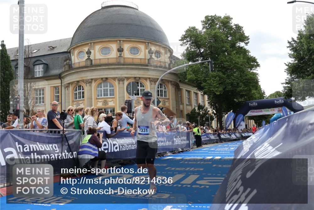 29.06.2025 - hella hamburg halbmarathon Strokosch-Dieckow http://msf.ph/oto/8214636 29.06.2025 10:24:15 Ziel 5612, 6816, 7331, 18569, 18695 meine-sportfotos.de