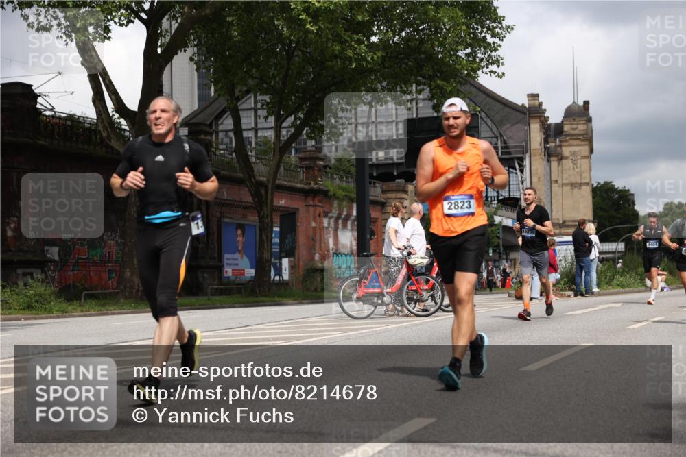 29.06.2025 - hella hamburg halbmarathon Yannick Fuchs http://msf.ph/oto/8214678 29.06.2025 10:45:32 20KM 1335, 2636, 2718, 2823, 2946, 4033, 4297, 4404, 4839, 4967, 5087, 5336, 5600, 5820, 6776, 7224, 7786, 7943, 8413, 8508, 8856, 8930, 8989, 9074, 9214, 9476, 9656, 9739, 9793, 9869, 9959, 10057, 10508, 10667, 10691, 10868, 11124, 11625, 12450, 13073, 13403, 13707, 13726, 13799, 14012, 14248, 14458, 14865, 14994, 15426, 15480, 15496, 15643, 15871, 15899, 16666, 16907, 17131, 17530, 17682, 17962, 17978, 18019, 18820, 19020, 19053 meine-sportfotos.de