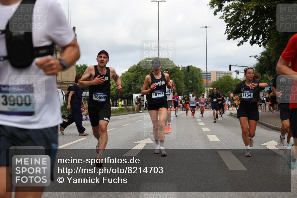 29.06.2025 - hella hamburg halbmarathon Yannick Fuchs http://msf.ph/oto/8214703 29.06.2025 10:32:39 20KM 1042, 1615, 1688, 3480, 3530, 7152, 7154, 7229, 7743, 8002, 8571, 9171, 9643, 9944, 10793, 10922, 11952, 13595, 13900, 14274, 14992, 15303, 15382, 15888, 16698, 17726, 18193, 18276, 18277, 18529, 18584, 18723 meine-sportfotos.de