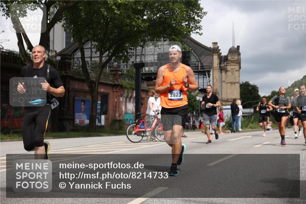 29.06.2025 - hella hamburg halbmarathon Yannick Fuchs http://msf.ph/oto/8214733 29.06.2025 10:45:32 20KM 1335, 2636, 2718, 2823, 2946, 4033, 4297, 4404, 4839, 4967, 5087, 5336, 5600, 5820, 6776, 7224, 7786, 7943, 8413, 8508, 8856, 8930, 8989, 9074, 9214, 9476, 9656, 9739, 9793, 9869, 9959, 10057, 10508, 10667, 10691, 10868, 11124, 11625, 12450, 13073, 13403, 13707, 13726, 13799, 14012, 14248, 14458, 14865, 14994, 15426, 15480, 15496, 15643, 15871, 15899, 16666, 16907, 17131, 17530, 17682, 17962, 17978, 18019, 18820, 19020, 19053 meine-sportfotos.de