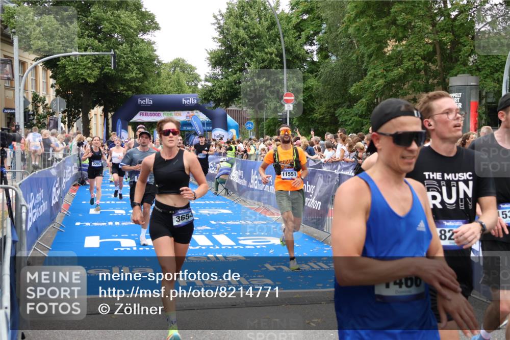 29.06.2025 - hella hamburg halbmarathon Zöllner http://msf.ph/oto/8214771 29.06.2025 10:51:02 Ziel 1630, 2207, 3654, 7369, 8117, 8572, 10215, 11551, 12778, 13008, 13687, 14125, 15362, 15643, 16285, 17221, 18066, 18350 meine-sportfotos.de