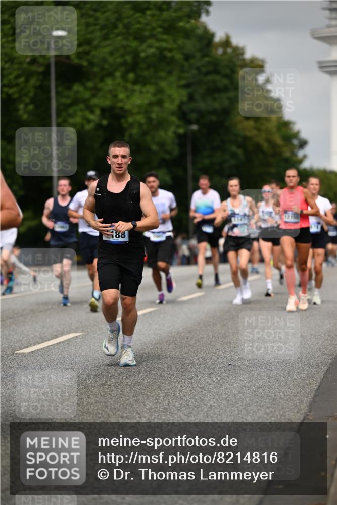 29.06.2025 - hella hamburg halbmarathon Dr. Thomas Lammeyer http://msf.ph/oto/8214816 29.06.2025 10:12:46 Kennedybrücke 1147, 1188, 2427, 2978, 4859, 5100, 5885, 6590, 6674, 6918, 7198, 7348, 7453, 9457, 9616, 9718, 9823, 9951, 9958, 9966, 10092, 10609, 10857 meine-sportfotos.de