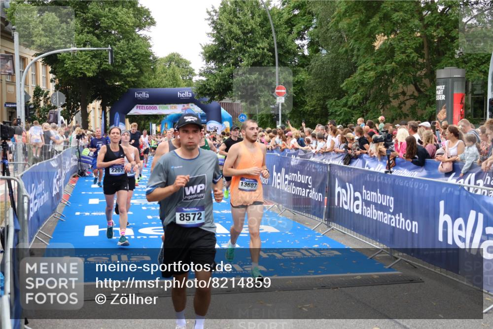 29.06.2025 - hella hamburg halbmarathon Zöllner http://msf.ph/oto/8214859 29.06.2025 10:51:04 Ziel 1630, 2207, 4077, 7369, 8117, 8261, 8572, 8704, 10215, 10508, 10603, 12778, 13008, 13687, 14125, 15362, 16285, 17221, 18066, 18350 meine-sportfotos.de