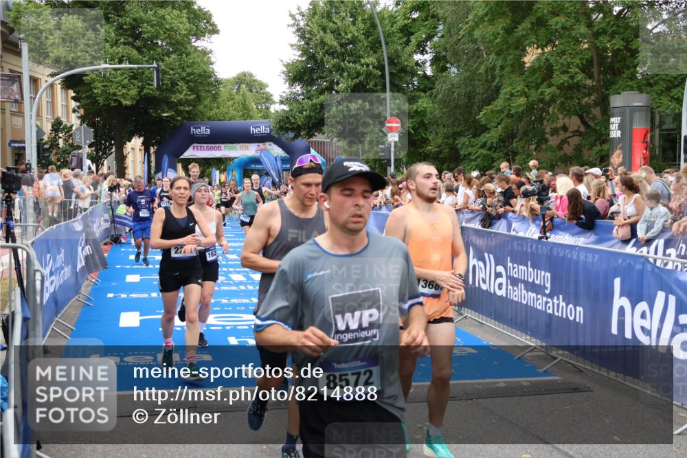 29.06.2025 - hella hamburg halbmarathon Zöllner http://msf.ph/oto/8214888 29.06.2025 10:51:05 Ziel 1630, 2207, 4077, 7369, 8117, 8261, 8704, 10215, 10508, 10603, 12778, 13008, 13687, 14125, 15362, 16285, 17221, 17384, 18066, 18350 meine-sportfotos.de