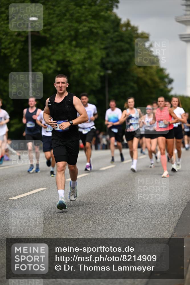 29.06.2025 - hella hamburg halbmarathon Dr. Thomas Lammeyer http://msf.ph/oto/8214909 29.06.2025 10:12:46 Kennedybrücke 1147, 1188, 2427, 2978, 4859, 5100, 5885, 6590, 6674, 6918, 7198, 7348, 7453, 9457, 9616, 9718, 9823, 9951, 9958, 9966, 10092, 10609, 10857 meine-sportfotos.de