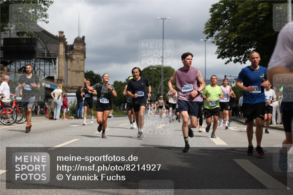 29.06.2025 - hella hamburg halbmarathon Yannick Fuchs http://msf.ph/oto/8214927 29.06.2025 10:45:33 20KM 1335, 2636, 2718, 2823, 2946, 4033, 4297, 4404, 4839, 4967, 5087, 5336, 5600, 5820, 6776, 7224, 7786, 7943, 8413, 8856, 8930, 8989, 9074, 9214, 9476, 9656, 9739, 9793, 9869, 9959, 10057, 10508, 10667, 10691, 10868, 11124, 11625, 12224, 12450, 13403, 13707, 13726, 13799, 14012, 14248, 14458, 14865, 14994, 15426, 15496, 15643, 15899, 16666, 16907, 17131, 17530, 17682, 17962, 17978, 18019, 18820, 19020, 19053 meine-sportfotos.de