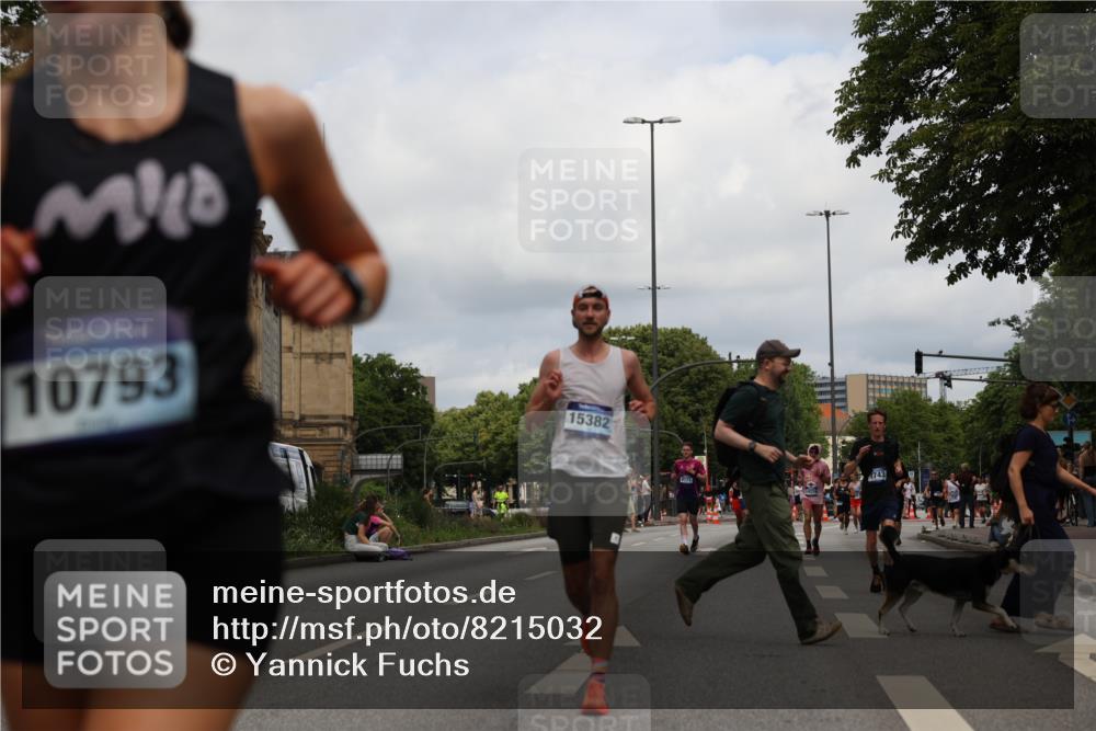 29.06.2025 - hella hamburg halbmarathon Yannick Fuchs http://msf.ph/oto/8215032 29.06.2025 10:32:41 20KM 1042, 1615, 1688, 3480, 3530, 7152, 7154, 7229, 7743, 8002, 8571, 9171, 9643, 10793, 11952, 13595, 13900, 14274, 14688, 14992, 15303, 15382, 15888, 16698, 17726, 18193, 18276, 18277, 18529, 18584, 18723 meine-sportfotos.de