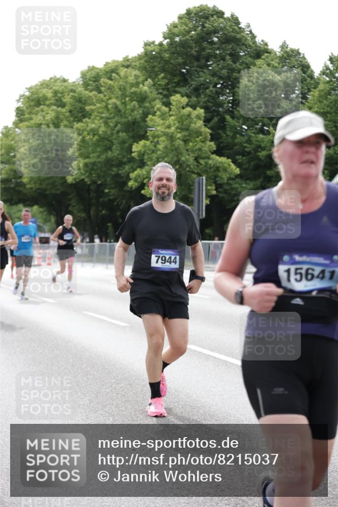 29.06.2025 - hella hamburg halbmarathon Jannik Wohlers http://msf.ph/oto/8215037 29.06.2025 10:26:55 Lombardsbrücke 1530, 2775, 5825, 6259, 7234, 7314, 7944, 8281, 9349, 10077, 11256, 11766, 12500, 14020, 14021, 15641, 18097, 18976 meine-sportfotos.de