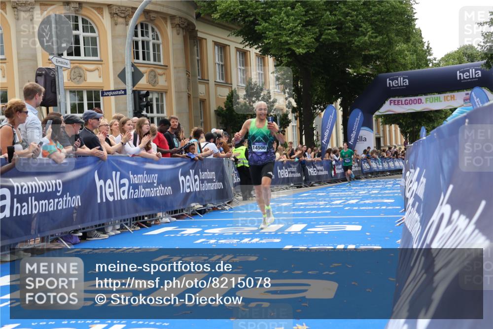 29.06.2025 - hella hamburg halbmarathon Strokosch-Dieckow http://msf.ph/oto/8215078 29.06.2025 10:24:37 Ziel 2892, 14506, 18740 meine-sportfotos.de