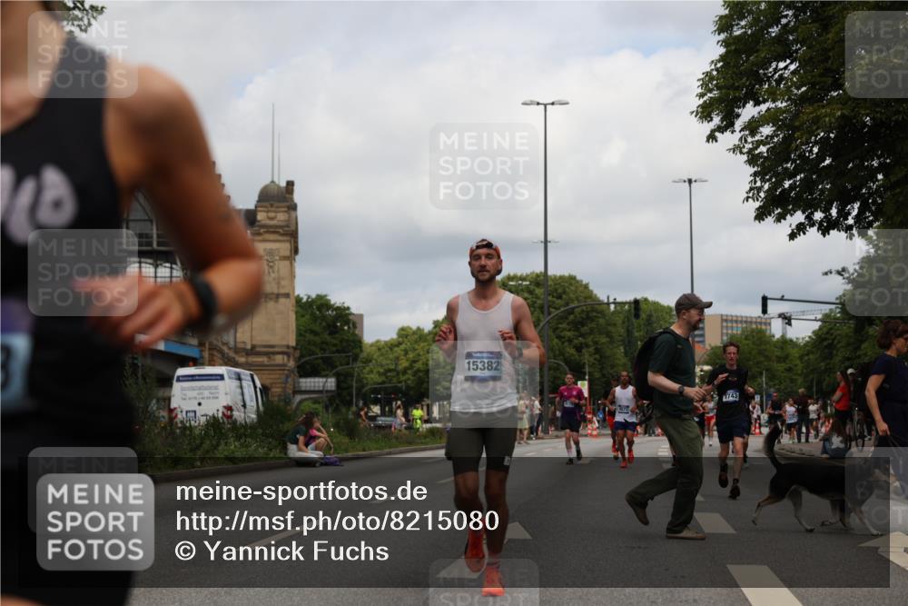 29.06.2025 - hella hamburg halbmarathon Yannick Fuchs http://msf.ph/oto/8215080 29.06.2025 10:32:41 20KM 1042, 1615, 1688, 3480, 3530, 7152, 7154, 7229, 7743, 8002, 8571, 9171, 9643, 10793, 11952, 13595, 13900, 14274, 14688, 14992, 15303, 15382, 15888, 16698, 17726, 18193, 18276, 18277, 18529, 18584, 18723 meine-sportfotos.de