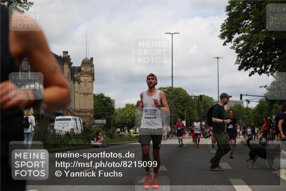 29.06.2025 - hella hamburg halbmarathon Yannick Fuchs http://msf.ph/oto/8215099 29.06.2025 10:32:42 20KM 1042, 1615, 1688, 3480, 3530, 7152, 7154, 7229, 7743, 8002, 8571, 9171, 9643, 10793, 11952, 13595, 13900, 14274, 14688, 14992, 15303, 15382, 15888, 16698, 17726, 18276, 18277, 18529, 18584, 18723 meine-sportfotos.de
