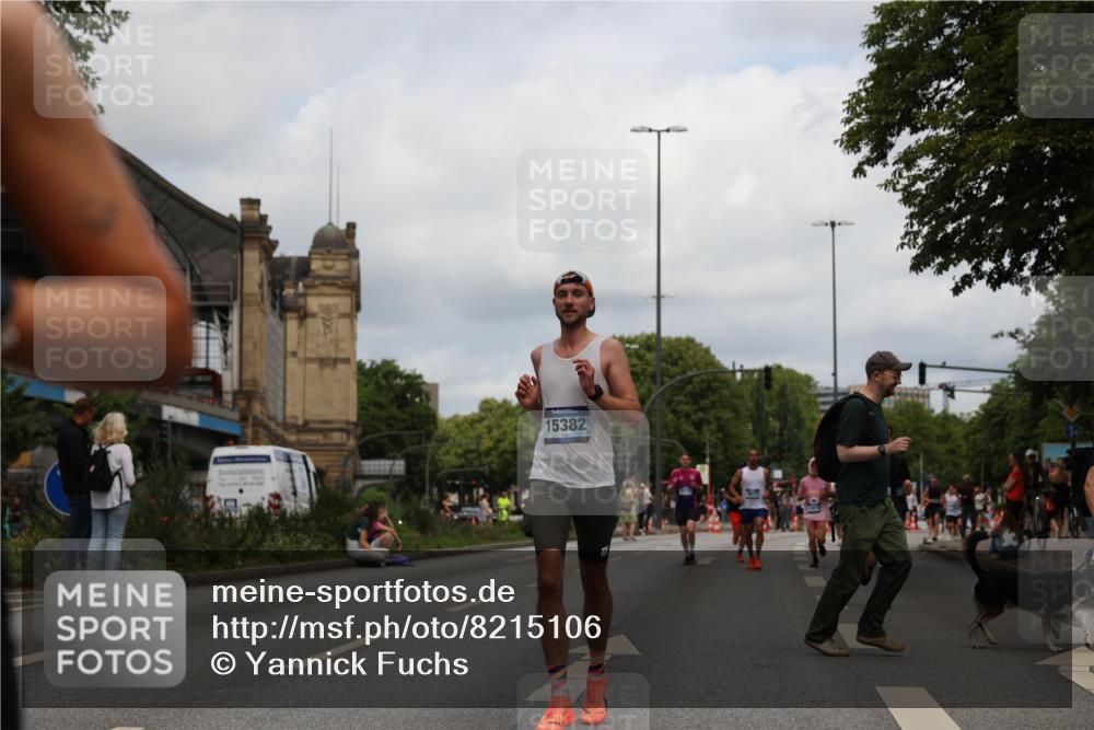 29.06.2025 - hella hamburg halbmarathon Yannick Fuchs http://msf.ph/oto/8215106 29.06.2025 10:32:42 20KM 1042, 1615, 1688, 3480, 3530, 7152, 7154, 7229, 7743, 8002, 8571, 9171, 9643, 10793, 11952, 13595, 13900, 14274, 14688, 14992, 15303, 15382, 15888, 16698, 17726, 18276, 18277, 18529, 18584, 18723 meine-sportfotos.de