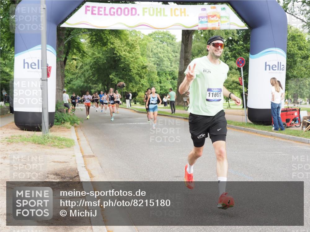 29.06.2025 - hella hamburg halbmarathon MichiJ http://msf.ph/oto/8215180 29.06.2025 10:23:35 Zwischen KM18-KM19 3005, 4477, 5152, 11661, 14069, 17489 meine-sportfotos.de