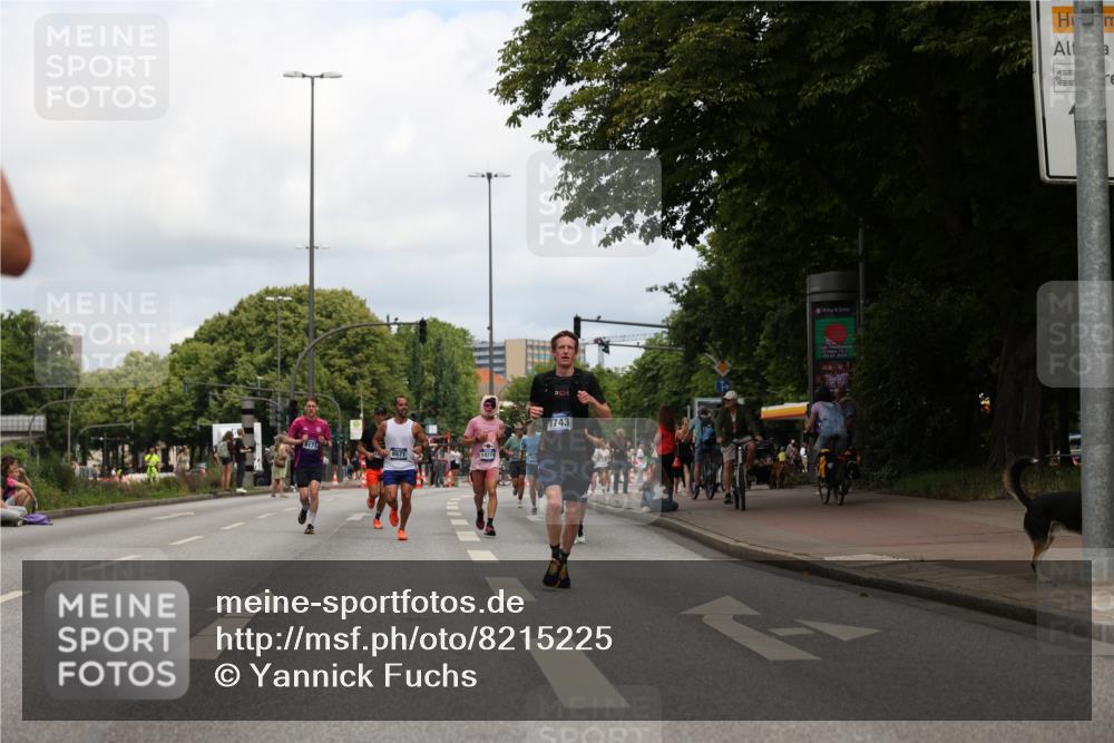 29.06.2025 - hella hamburg halbmarathon Yannick Fuchs http://msf.ph/oto/8215225 29.06.2025 10:32:43 20KM 1042, 1615, 1688, 3480, 3530, 7152, 7154, 7229, 7743, 8002, 8571, 9171, 9643, 10793, 11952, 13595, 13900, 14274, 14688, 14992, 15303, 15382, 15888, 16698, 17726, 18276, 18277, 18529, 18584, 18723 meine-sportfotos.de