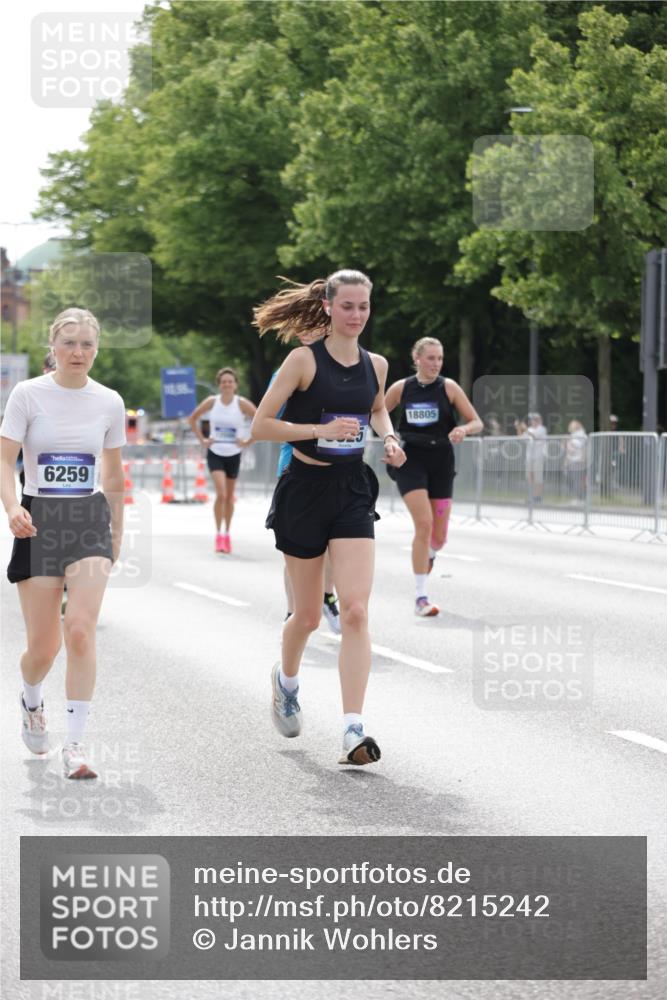 29.06.2025 - hella hamburg halbmarathon Jannik Wohlers http://msf.ph/oto/8215242 29.06.2025 10:26:57 Lombardsbrücke 2775, 4372, 5825, 6259, 7944, 8281, 10077, 11256, 11766, 12500, 15641, 18097, 18766 meine-sportfotos.de