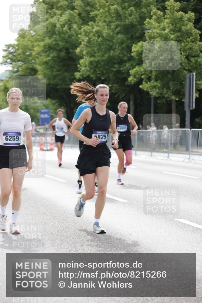 29.06.2025 - hella hamburg halbmarathon Jannik Wohlers http://msf.ph/oto/8215266 29.06.2025 10:26:57 Lombardsbrücke 2775, 4372, 5825, 6259, 7944, 8281, 10077, 11256, 11766, 12500, 15641, 18097, 18766 meine-sportfotos.de