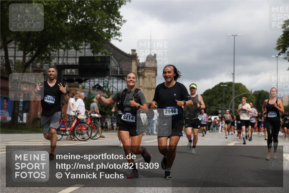 29.06.2025 - hella hamburg halbmarathon Yannick Fuchs http://msf.ph/oto/8215309 29.06.2025 10:45:35 20KM 1335, 2364, 2636, 2670, 2718, 2823, 2946, 4033, 4297, 4404, 4839, 4967, 5087, 5600, 5820, 6776, 7224, 7786, 7943, 8413, 8856, 8930, 8989, 9074, 9214, 9476, 9656, 9739, 9793, 9869, 9959, 10057, 10667, 10691, 10868, 11124, 11625, 12224, 12450, 13403, 13707, 13726, 13799, 14012, 14248, 14458, 14865, 14994, 15426, 15496, 15643, 15899, 16666, 17033, 17131, 17530, 17682, 17815, 17962, 17978, 18019, 18820, 19020, 19053 meine-sportfotos.de
