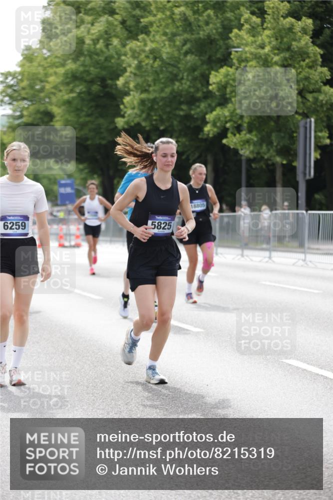 29.06.2025 - hella hamburg halbmarathon Jannik Wohlers http://msf.ph/oto/8215319 29.06.2025 10:26:57 Lombardsbrücke 2775, 4372, 5825, 6259, 7944, 8281, 10077, 11256, 11766, 12500, 15641, 18097, 18766 meine-sportfotos.de