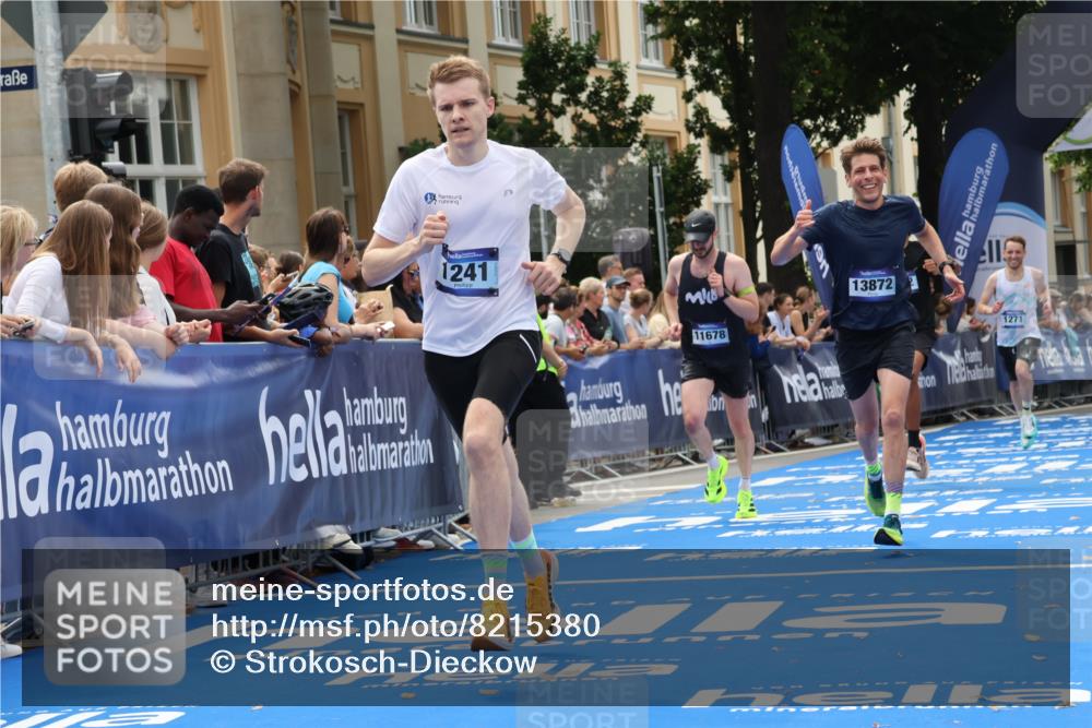 29.06.2025 - hella hamburg halbmarathon Strokosch-Dieckow http://msf.ph/oto/8215380 29.06.2025 10:24:50 Ziel 1241, 1271, 7142, 10867, 11678, 13872, 14836, 16361, 17752, 18740 meine-sportfotos.de