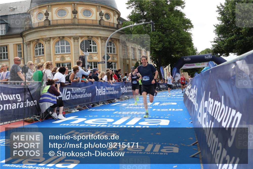 29.06.2025 - hella hamburg halbmarathon Strokosch-Dieckow http://msf.ph/oto/8215471 29.06.2025 10:24:51 Ziel 1241, 1271, 7142, 10867, 11678, 13872, 14836, 16361, 17752, 18740 meine-sportfotos.de