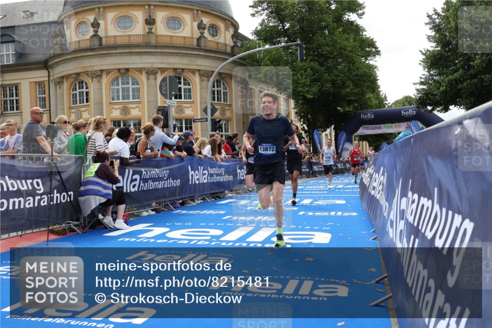29.06.2025 - hella hamburg halbmarathon Strokosch-Dieckow http://msf.ph/oto/8215481 29.06.2025 10:24:52 Ziel 1241, 1271, 7142, 10867, 11678, 13872, 14836, 16361, 17752 meine-sportfotos.de