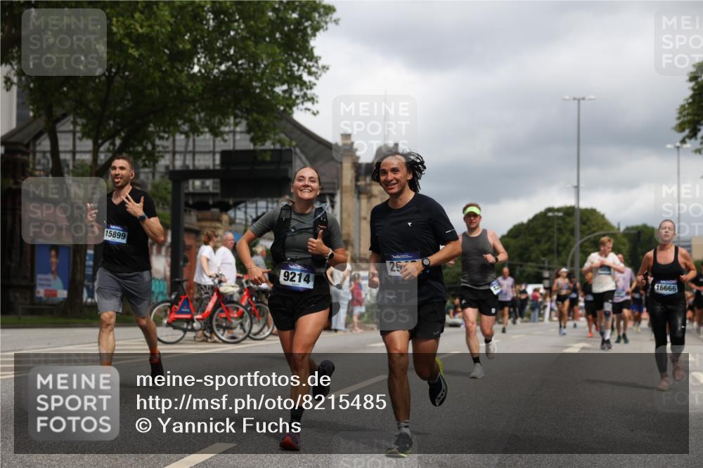 29.06.2025 - hella hamburg halbmarathon Yannick Fuchs http://msf.ph/oto/8215485 29.06.2025 10:45:35 20KM 1335, 2364, 2636, 2670, 2718, 2823, 2946, 4033, 4297, 4404, 4839, 4967, 5087, 5600, 5820, 6776, 7224, 7786, 7943, 8413, 8856, 8930, 8989, 9074, 9214, 9476, 9656, 9739, 9793, 9869, 9959, 10057, 10667, 10691, 10868, 11124, 11625, 12224, 12450, 13403, 13707, 13726, 13799, 14012, 14248, 14458, 14865, 14994, 15426, 15496, 15643, 15899, 16666, 17033, 17131, 17530, 17682, 17815, 17962, 17978, 18019, 18820, 19020, 19053 meine-sportfotos.de