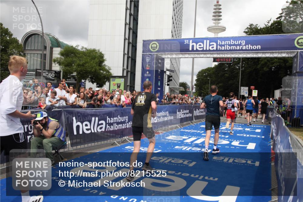 29.06.2025 - hella hamburg halbmarathon Michael Strokosch http://msf.ph/oto/8215525 29.06.2025 10:47:52 Ziel 2340, 5915, 6836, 8564, 11961, 12679, 14383, 17229, 18356, 18430, 18836 meine-sportfotos.de