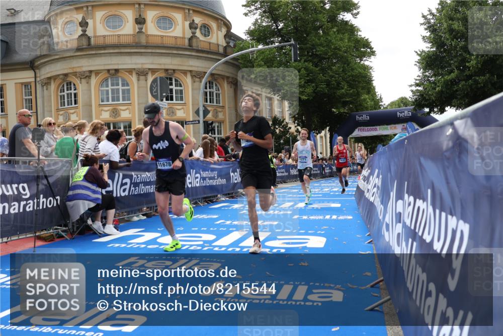29.06.2025 - hella hamburg halbmarathon Strokosch-Dieckow http://msf.ph/oto/8215544 29.06.2025 10:24:53 Ziel 1241, 1271, 2483, 7142, 10867, 11678, 13872, 14836, 16361, 17752 meine-sportfotos.de