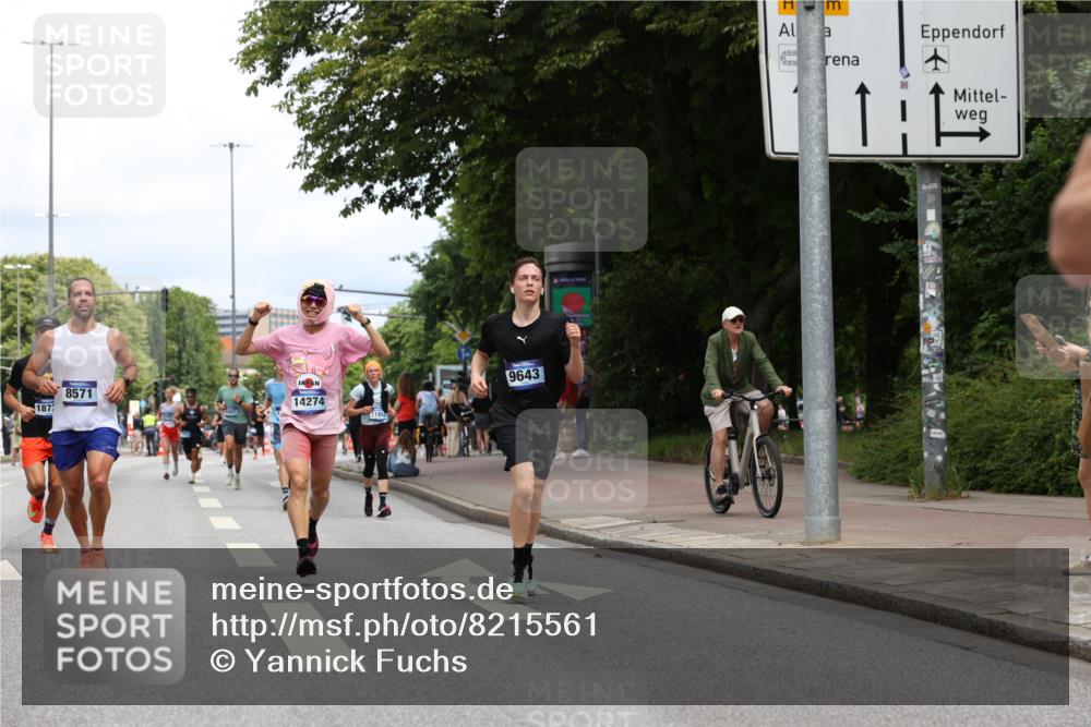 29.06.2025 - hella hamburg halbmarathon Yannick Fuchs http://msf.ph/oto/8215561 29.06.2025 10:32:47 20KM 1042, 1615, 1688, 1710, 2745, 3530, 7152, 7154, 7229, 7743, 8002, 8571, 9171, 9643, 10793, 11952, 13900, 14274, 14688, 14992, 15303, 15382, 16075, 16698, 17623, 18276, 18277, 18529, 18584, 18723 meine-sportfotos.de