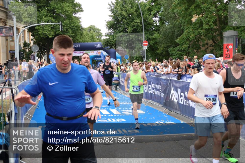 29.06.2025 - hella hamburg halbmarathon Zöllner http://msf.ph/oto/8215612 29.06.2025 10:51:16 Ziel 1366, 1461, 4404, 4967, 5600, 6027, 6657, 8316, 8930, 9476, 10480, 10868, 11512, 11625, 11733, 13073, 15480, 17530, 17823, 18019 meine-sportfotos.de