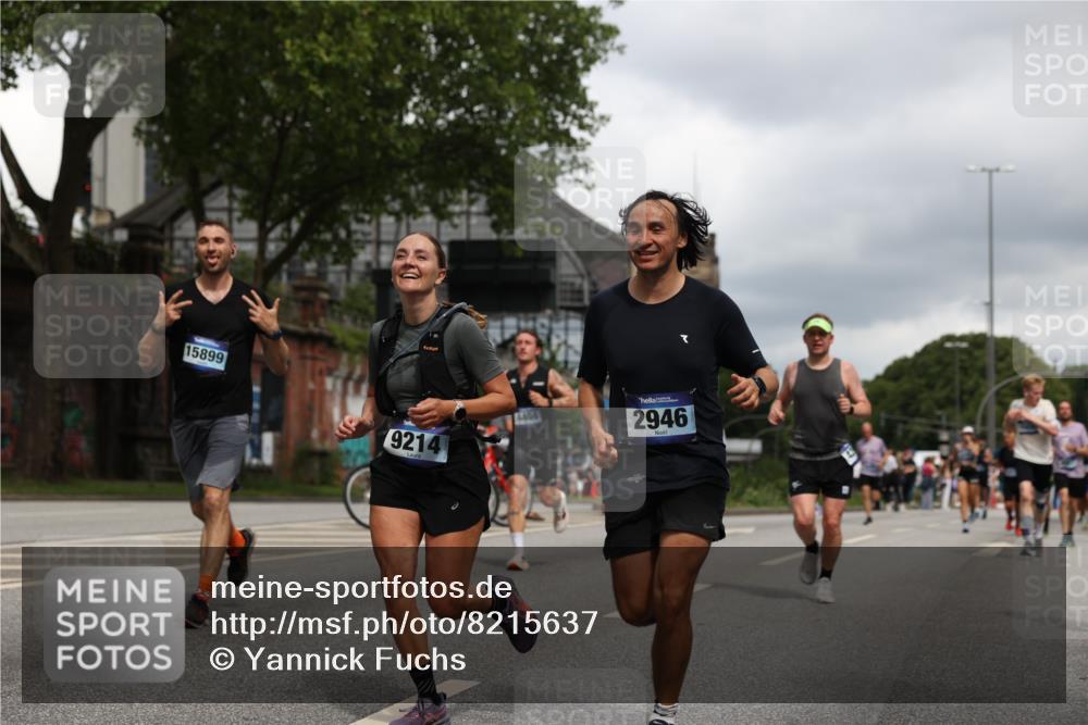 29.06.2025 - hella hamburg halbmarathon Yannick Fuchs http://msf.ph/oto/8215637 29.06.2025 10:45:36 20KM 1335, 2364, 2636, 2670, 2718, 2818, 2823, 2946, 4033, 4297, 4404, 4839, 4967, 5087, 5820, 6776, 7224, 7786, 7943, 8413, 8856, 8930, 8989, 9074, 9214, 9476, 9656, 9739, 9793, 9869, 9959, 10667, 10691, 10868, 11124, 11625, 11791, 12224, 12450, 13403, 13707, 13726, 13799, 14012, 14248, 14458, 14865, 14994, 15426, 15496, 15643, 15899, 16666, 17033, 17131, 17530, 17682, 17815, 17962, 17978, 18019, 18820, 19020, 19053 meine-sportfotos.de