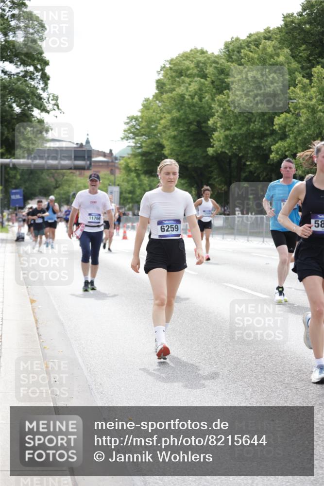 29.06.2025 - hella hamburg halbmarathon Jannik Wohlers http://msf.ph/oto/8215644 29.06.2025 10:26:58 Lombardsbrücke 2775, 4372, 5285, 5825, 6259, 7944, 10077, 11256, 11766, 12500, 15641, 18097, 18766 meine-sportfotos.de