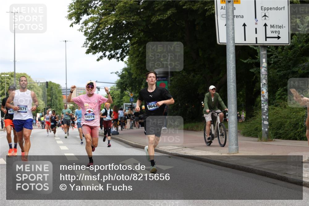29.06.2025 - hella hamburg halbmarathon Yannick Fuchs http://msf.ph/oto/8215656 29.06.2025 10:32:47 20KM 1042, 1615, 1688, 1710, 2745, 3530, 7152, 7154, 7229, 7743, 8002, 8571, 9171, 9643, 10793, 11952, 13900, 14274, 14688, 14992, 15303, 15382, 16075, 16698, 17623, 18276, 18277, 18529, 18584, 18723 meine-sportfotos.de
