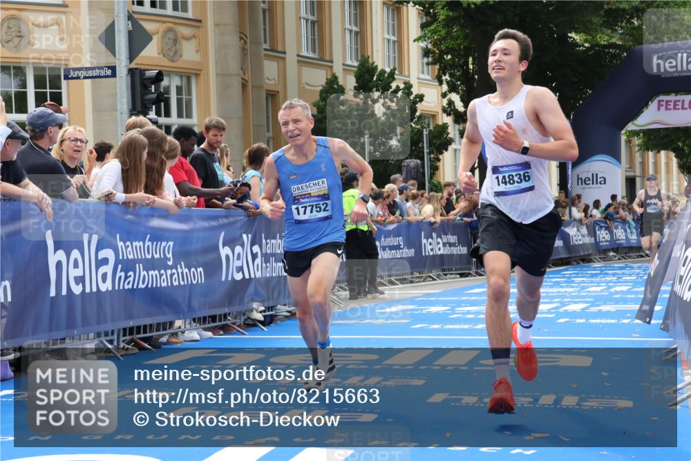 29.06.2025 - hella hamburg halbmarathon Strokosch-Dieckow http://msf.ph/oto/8215663 29.06.2025 10:24:57 Ziel 2483, 10867, 11078, 14836, 15483, 16361, 17752 meine-sportfotos.de