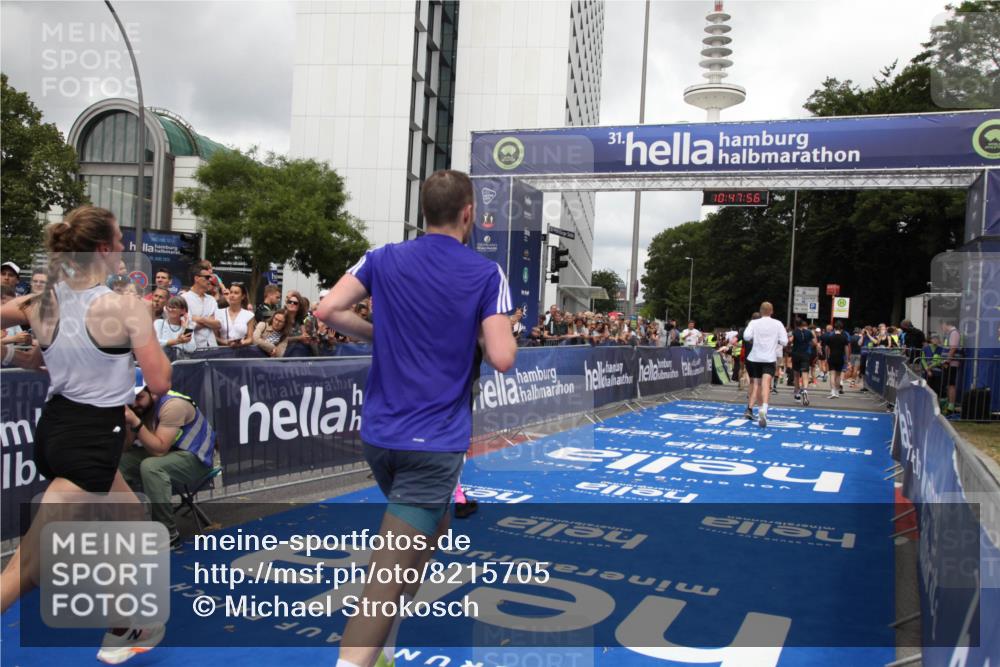 29.06.2025 - hella hamburg halbmarathon Michael Strokosch http://msf.ph/oto/8215705 29.06.2025 10:47:55 Ziel 2340, 5915, 6836, 8564, 11961, 12679, 14383, 14730, 17451, 18356, 18836 meine-sportfotos.de