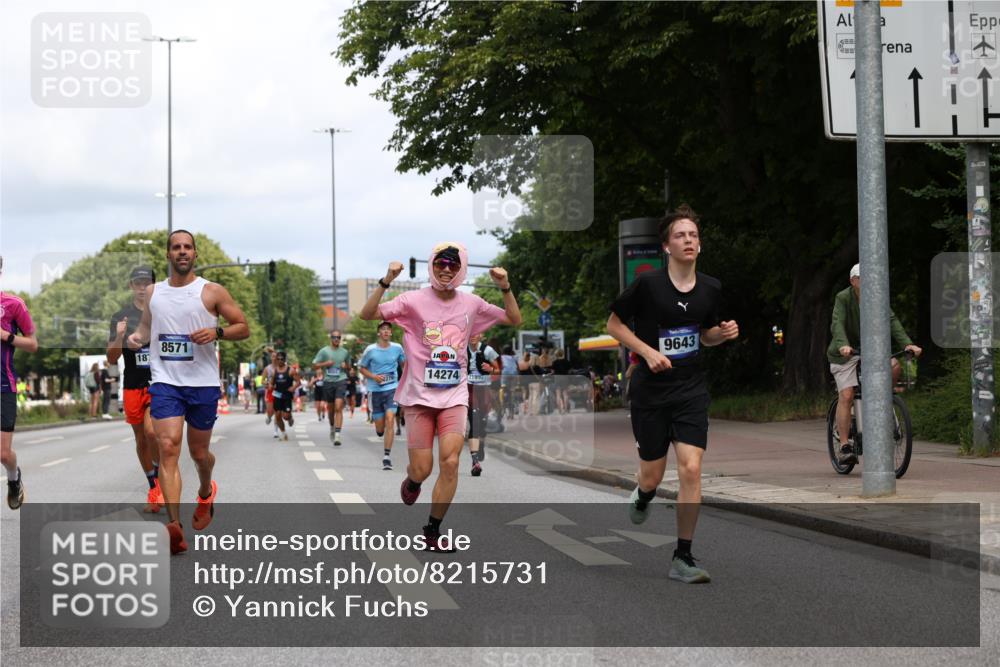 29.06.2025 - hella hamburg halbmarathon Yannick Fuchs http://msf.ph/oto/8215731 29.06.2025 10:32:47 20KM 1042, 1615, 1688, 1710, 2745, 3530, 7152, 7154, 7229, 7743, 8002, 8571, 9171, 9643, 10793, 11952, 13900, 14274, 14688, 14992, 15303, 15382, 16075, 16698, 17623, 18276, 18277, 18529, 18584, 18723 meine-sportfotos.de