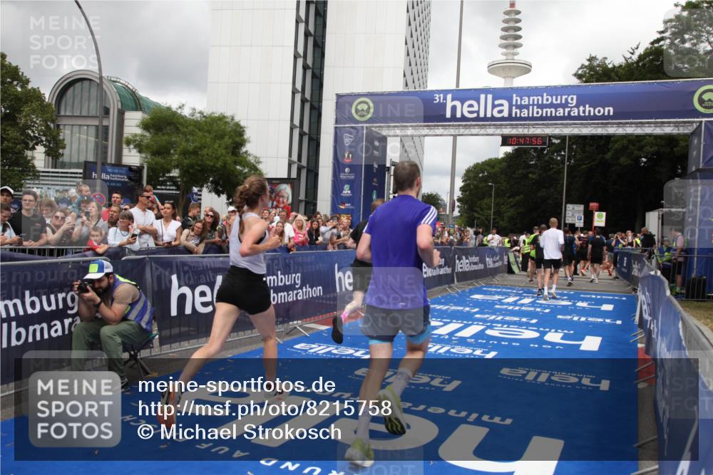 29.06.2025 - hella hamburg halbmarathon Michael Strokosch http://msf.ph/oto/8215758 29.06.2025 10:47:55 Ziel 2340, 5915, 6836, 8564, 11961, 12679, 14383, 14730, 17451, 18356, 18836 meine-sportfotos.de