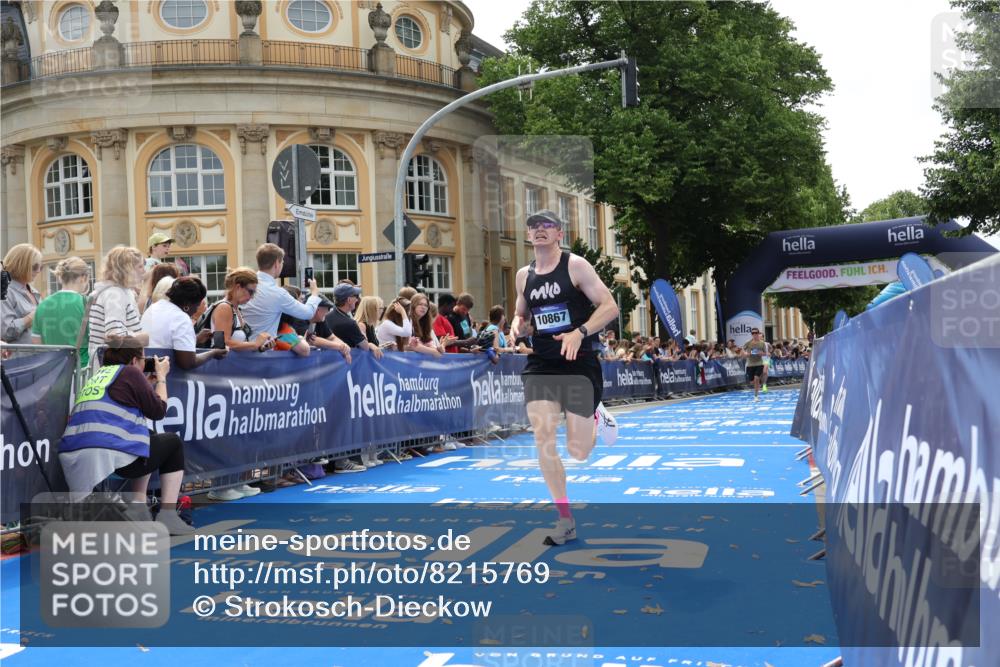 29.06.2025 - hella hamburg halbmarathon Strokosch-Dieckow http://msf.ph/oto/8215769 29.06.2025 10:25:01 Ziel 2483, 10867, 11078, 15483 meine-sportfotos.de