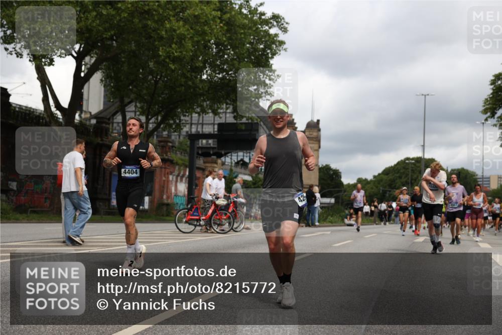 29.06.2025 - hella hamburg halbmarathon Yannick Fuchs http://msf.ph/oto/8215772 29.06.2025 10:45:37 20KM 1335, 2364, 2396, 2636, 2670, 2718, 2818, 2823, 2946, 4033, 4297, 4404, 4839, 4967, 5087, 5102, 5820, 6776, 7224, 7786, 7943, 8413, 8856, 8930, 9074, 9214, 9476, 9656, 9739, 9793, 9869, 9959, 10667, 10691, 10868, 11124, 11625, 11791, 12224, 12450, 13403, 13707, 13726, 13799, 14012, 14248, 14458, 14865, 14994, 15426, 15496, 15643, 15899, 16666, 17033, 17131, 17530, 17682, 17815, 17962, 17978, 18019, 18820, 18869, 19020, 19053 meine-sportfotos.de