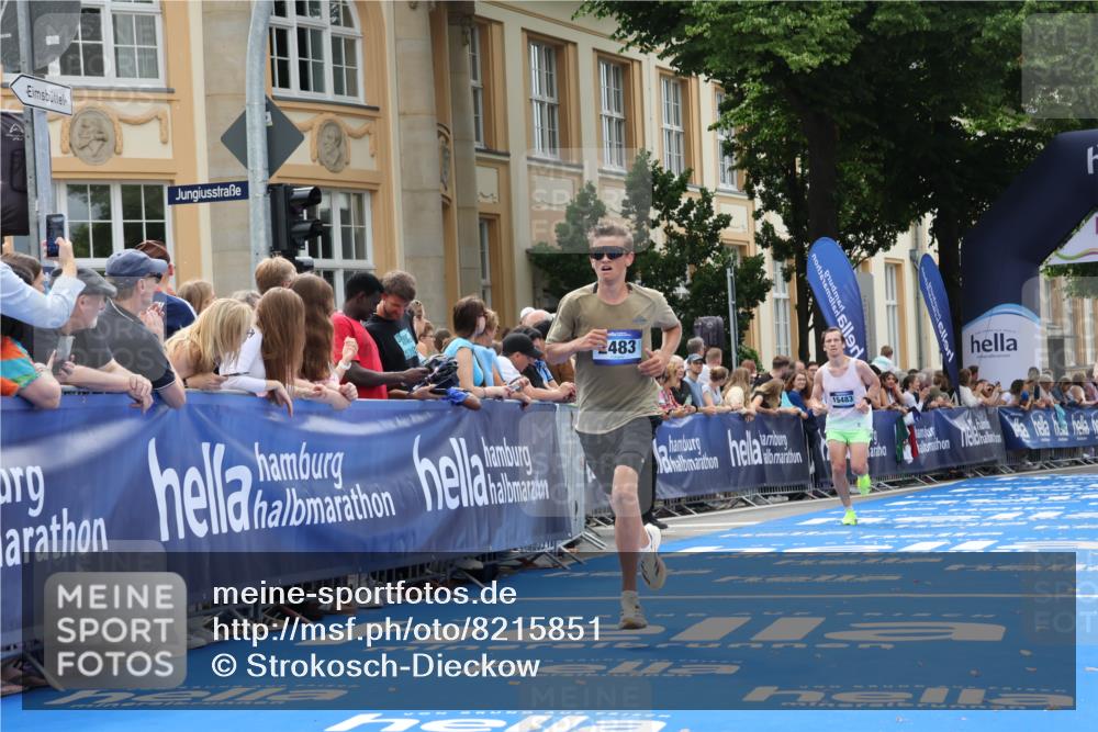 29.06.2025 - hella hamburg halbmarathon Strokosch-Dieckow http://msf.ph/oto/8215851 29.06.2025 10:25:04 Ziel 2483, 8376, 11078, 13913, 15483 meine-sportfotos.de