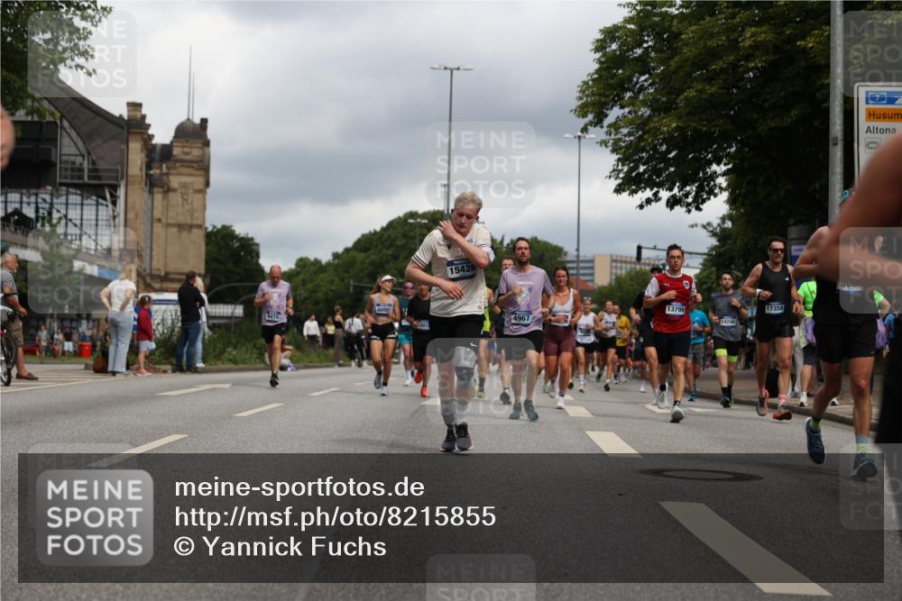 29.06.2025 - hella hamburg halbmarathon Yannick Fuchs http://msf.ph/oto/8215855 29.06.2025 10:45:38 20KM 1335, 2364, 2396, 2636, 2670, 2718, 2818, 2823, 2946, 4033, 4297, 4404, 4814, 4839, 4967, 5087, 5102, 5820, 6657, 6776, 7224, 7786, 8413, 8710, 8856, 8930, 9074, 9214, 9476, 9656, 9739, 9793, 9869, 9959, 10667, 10691, 10868, 11124, 11625, 11791, 12224, 12450, 13403, 13707, 13726, 13792, 13799, 14012, 14248, 14458, 14865, 14994, 15426, 15496, 15643, 15899, 16666, 17033, 17131, 17530, 17682, 17815, 17962, 17978, 18019, 18820, 18869, 19020, 19053 meine-sportfotos.de