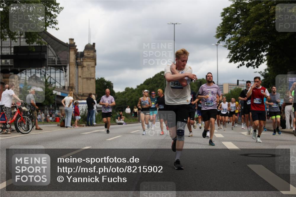 29.06.2025 - hella hamburg halbmarathon Yannick Fuchs http://msf.ph/oto/8215902 29.06.2025 10:45:39 20KM 1335, 2364, 2396, 2636, 2670, 2718, 2818, 2823, 2946, 4033, 4297, 4404, 4814, 4839, 4967, 5087, 5102, 5820, 6286, 6657, 6776, 7224, 7786, 8413, 8710, 8856, 8930, 9074, 9214, 9476, 9656, 9739, 9793, 9869, 9959, 10667, 10691, 10868, 11124, 11625, 11791, 12224, 12450, 13015, 13403, 13707, 13726, 13792, 13799, 14012, 14248, 14458, 14865, 14994, 15426, 15496, 15643, 15899, 16666, 17033, 17131, 17530, 17682, 17815, 17962, 17978, 18019, 18475, 18820, 18869, 19020, 19053 meine-sportfotos.de