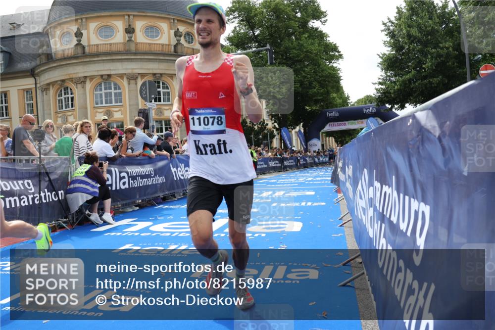 29.06.2025 - hella hamburg halbmarathon Strokosch-Dieckow http://msf.ph/oto/8215987 29.06.2025 10:25:08 Ziel 8376, 11078, 11994, 13913, 14113, 15483, 16484 meine-sportfotos.de