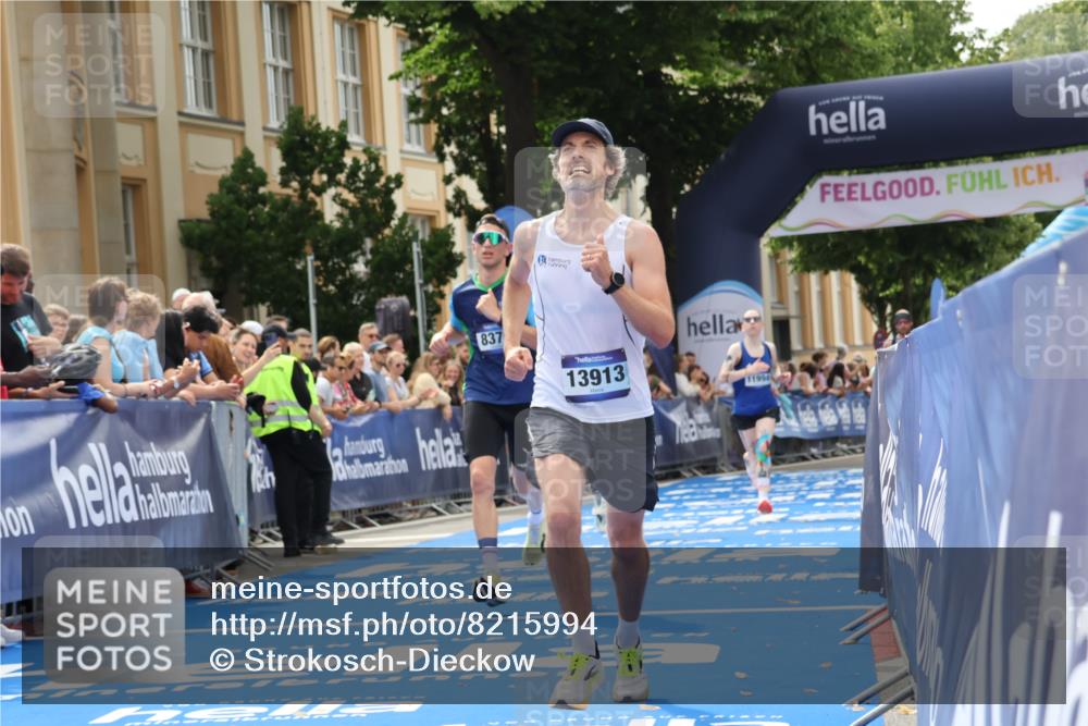 29.06.2025 - hella hamburg halbmarathon Strokosch-Dieckow http://msf.ph/oto/8215994 29.06.2025 10:25:13 Ziel 8376, 11994, 13913, 14113, 16484 meine-sportfotos.de
