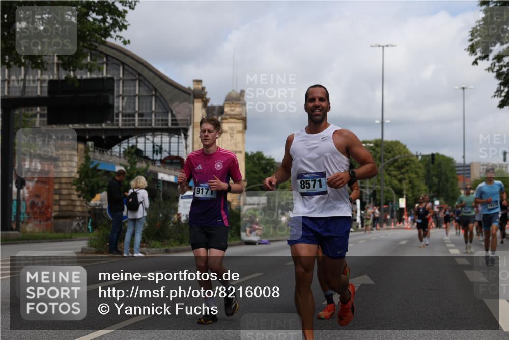 29.06.2025 - hella hamburg halbmarathon Yannick Fuchs http://msf.ph/oto/8216008 29.06.2025 10:32:48 20KM 1042, 1615, 1688, 1710, 2296, 2745, 3530, 7152, 7154, 7229, 7743, 8002, 8571, 9171, 9643, 10793, 11049, 11952, 14274, 14688, 14992, 15303, 15382, 16075, 16698, 17623, 18276, 18529, 18584, 18723 meine-sportfotos.de