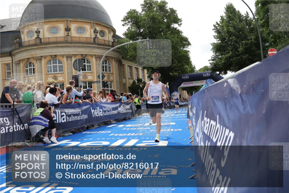 29.06.2025 - hella hamburg halbmarathon Strokosch-Dieckow http://msf.ph/oto/8216017 29.06.2025 10:25:13 Ziel 8376, 11994, 13913, 14113, 16484 meine-sportfotos.de